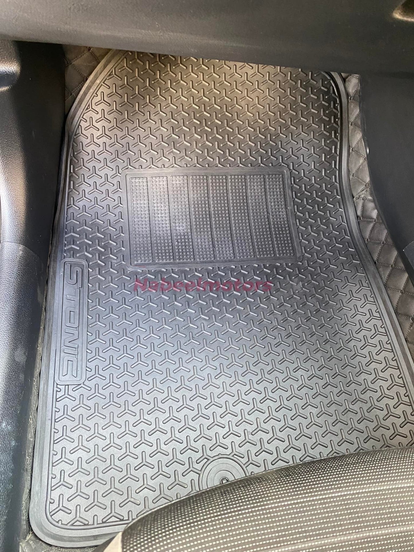 Kia Stonic latex Rubber Floor Mat
